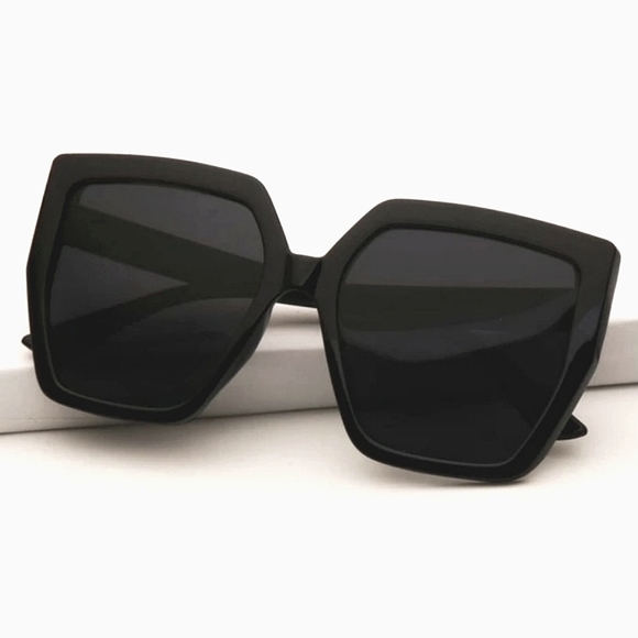 ✨️Last1❗️Black Thick Frame Sunglasses ✨️ - Picture 2 of 11